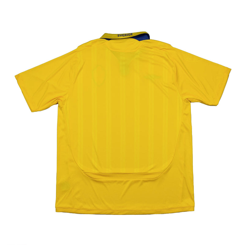 CULT KITS - 2009/10 SWEDEN HOME SHIRT (XL) UMBRO