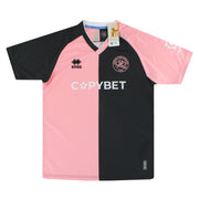 2025-26 QPR Errea Auswärtstrikot *m. Etiketten*