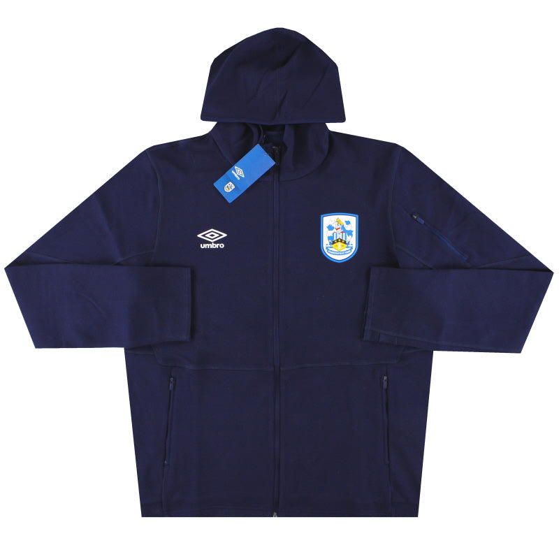 2023-24 Huddersfield Umbro Präsentationsjacke *Neu und originalverpackt* XL