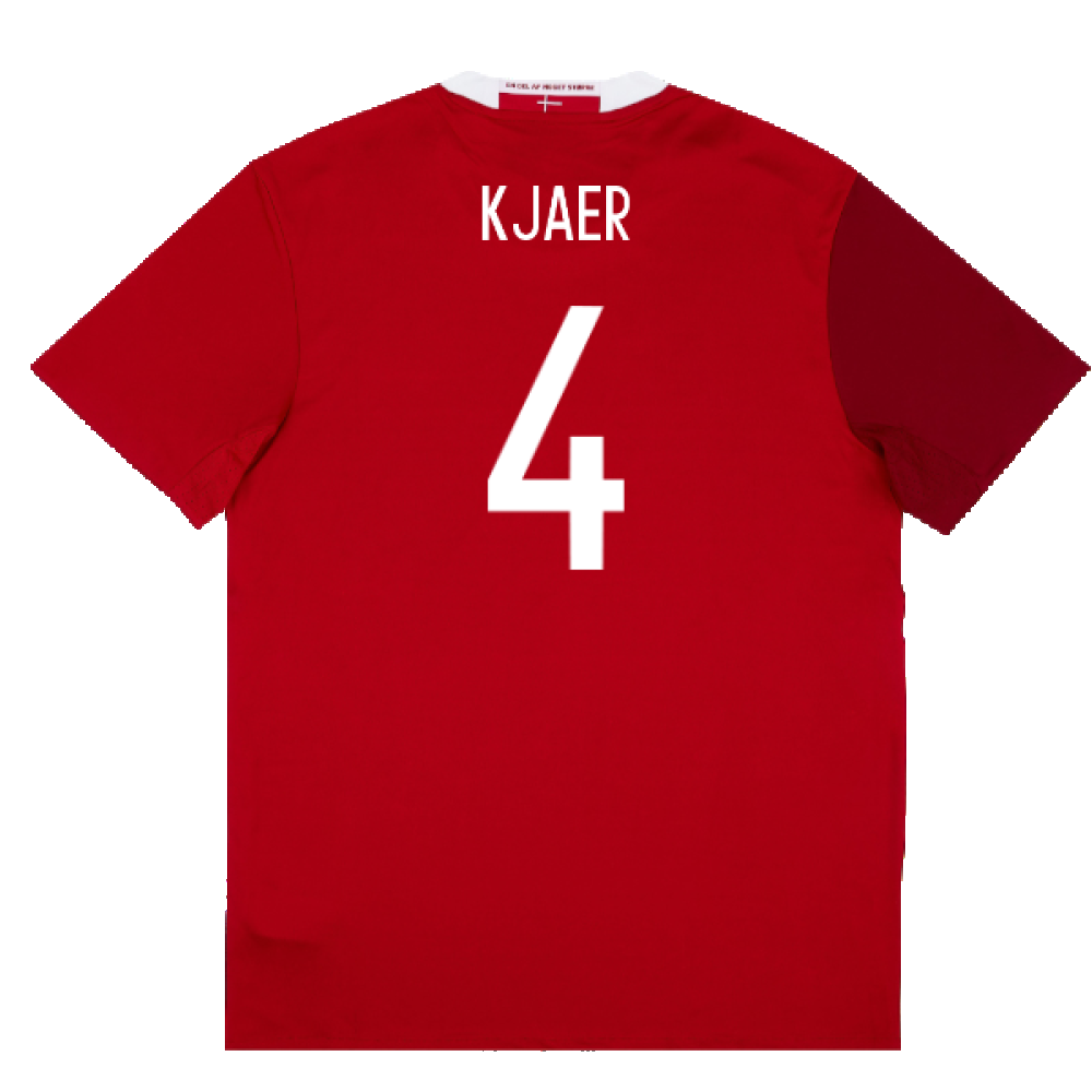 Denmark 2015-16 Home Shirt (L) (Excellent) (Kjaer 4)_1