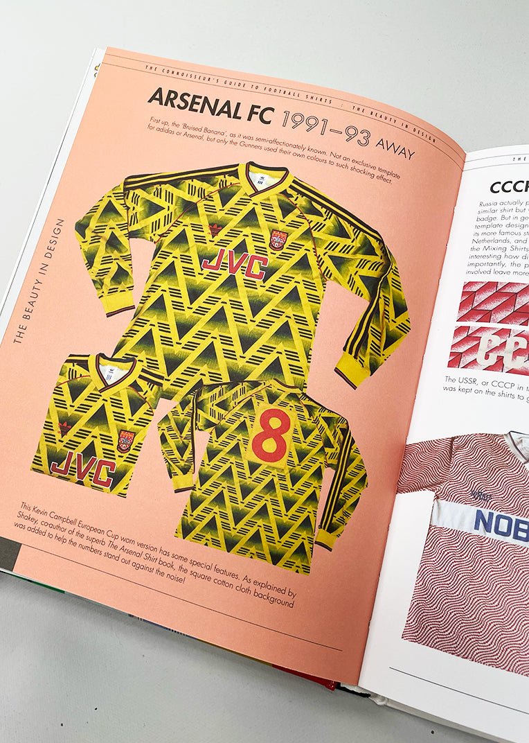 The Football Shirts Book: The Connoisseur'S Guide